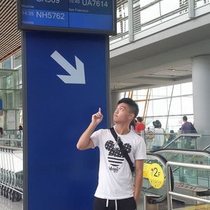 Meet your Posher, Lau